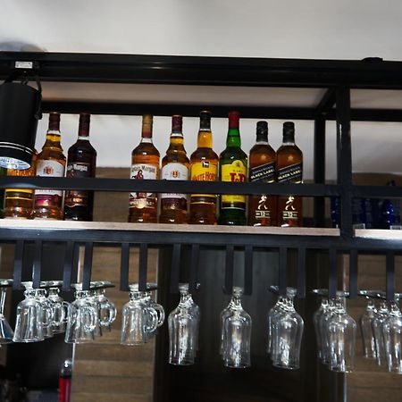 פמגוסטה Crown Salamis Hotel מראה חיצוני תמונה