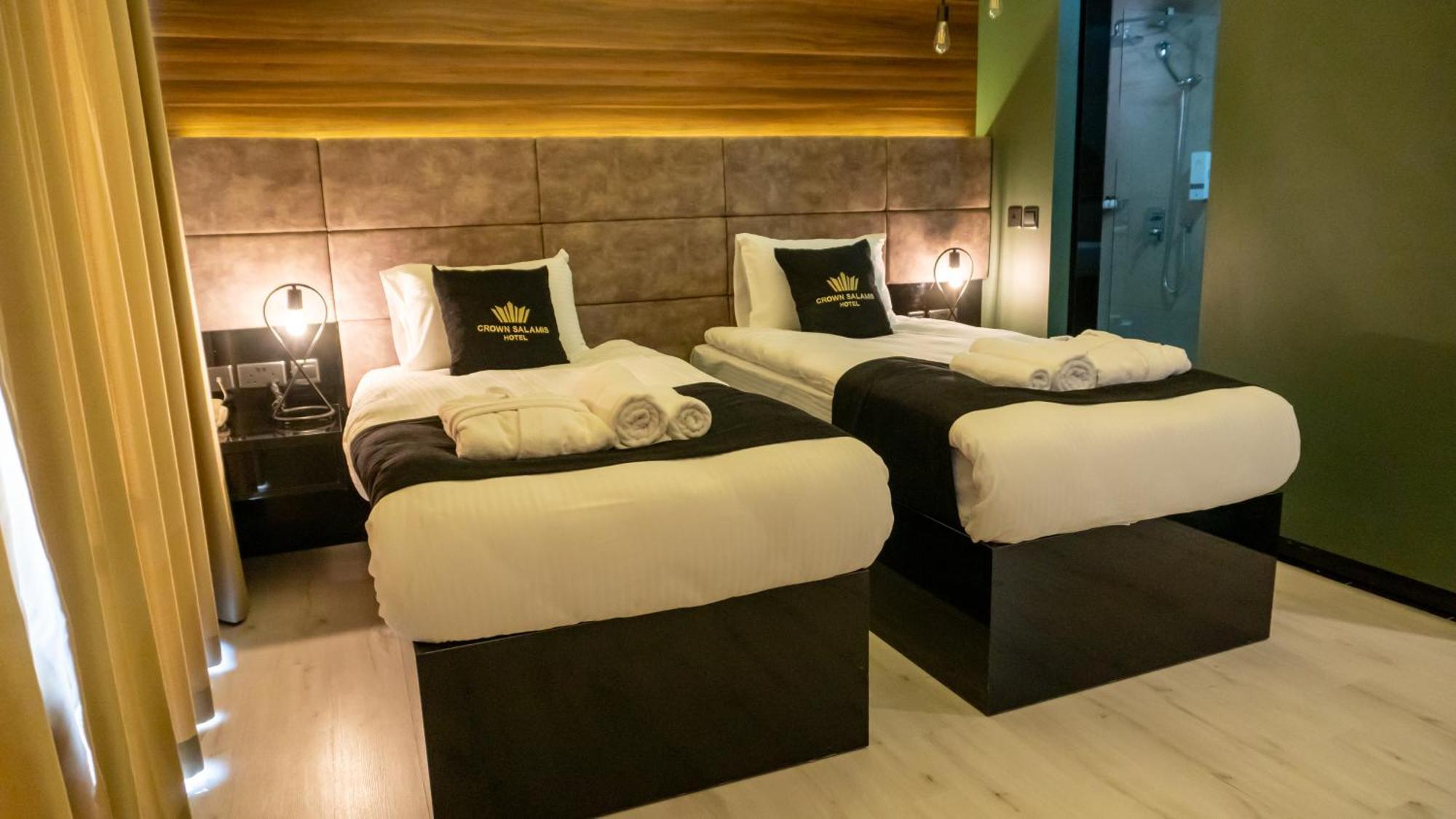 פמגוסטה Crown Salamis Hotel מראה חיצוני תמונה