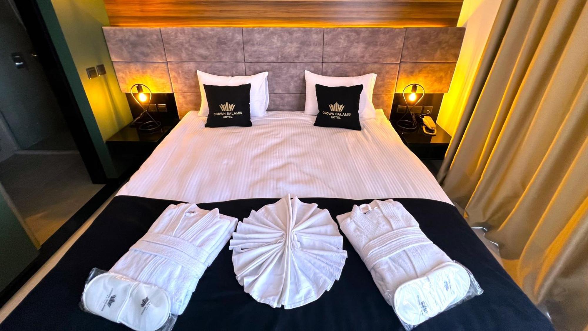 פמגוסטה Crown Salamis Hotel מראה חיצוני תמונה